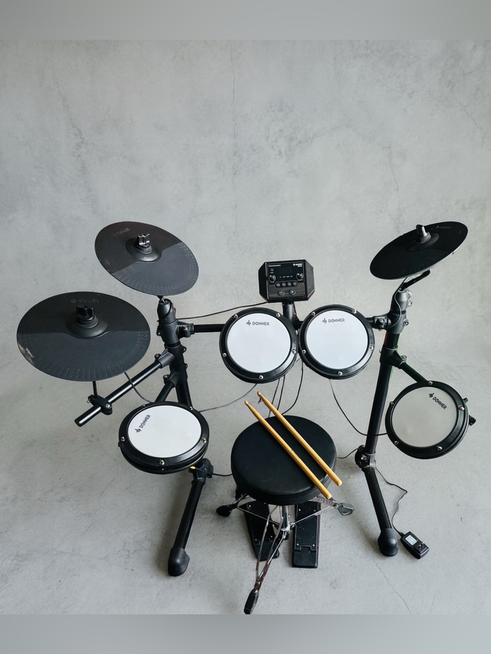 Donner DED-80 Electronic Drum Set w/ 4 Quiet Mesh Pads, 2 Pedals, Throne, Sticks